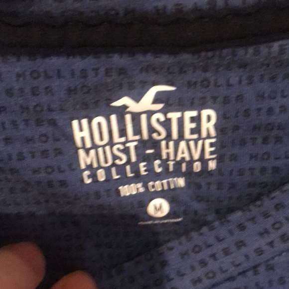 Hollister Must-Have Collection Dark Blue 100 percent cotton shirt - Picture 3 of 4